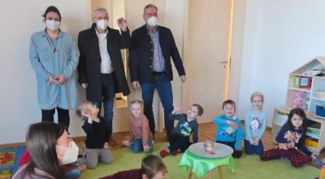 MdL_Riedl_besucht_KiGa