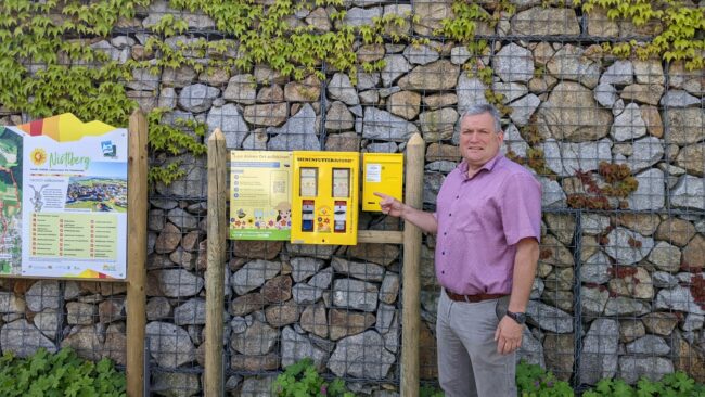 202300601 Bienenautomat Bienenautomat am Rathausplatz